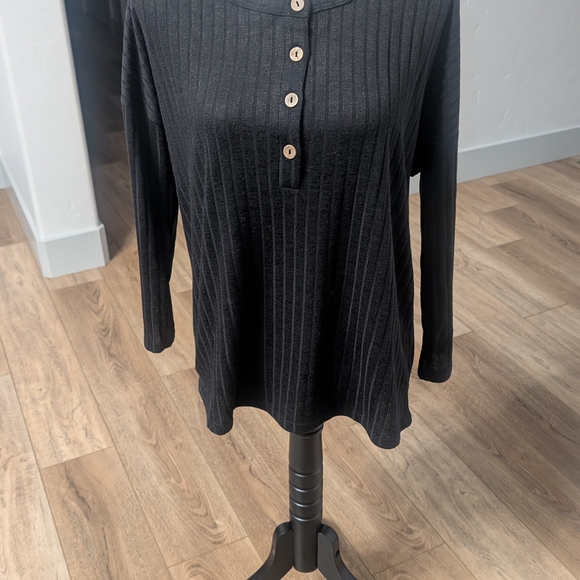 Amazon Black Ribbed Button-Down Blouse - Picture 5 of 8